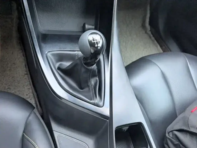 Roewe i5 — Фото автомобиля 13