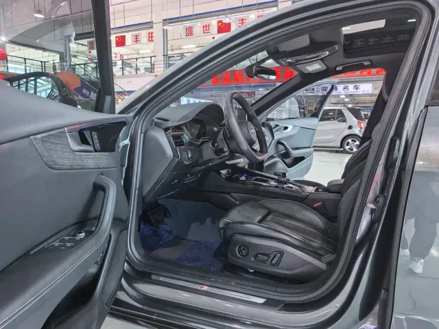 Audi A4L — Фото автомобиля 4