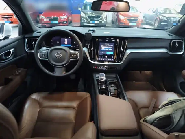 Volvo S60 — Фото автомобиля 9