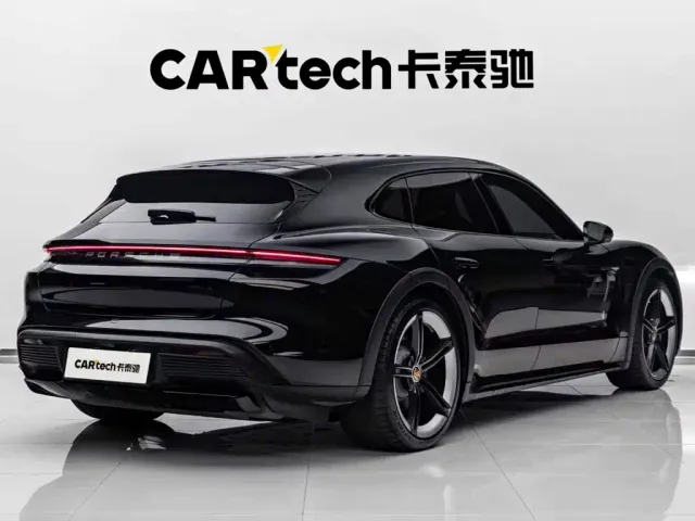 Porsche Taycan — Фото автомобиля 6