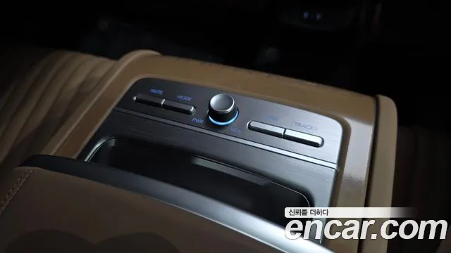 Hyundai Grandeur GN7 — Фото автомобиля 30