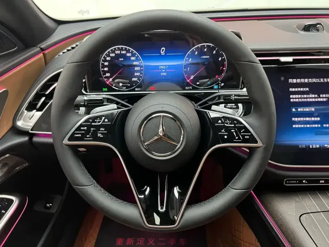 Mercedes-Benz E-Class — Фото автомобиля 14