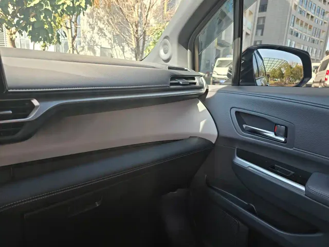 Toyota Granvia — Фото автомобиля 22