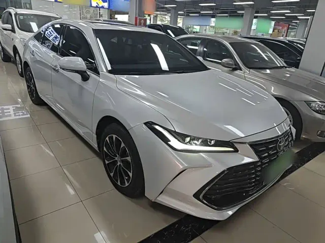 Toyota Avalon — Фото автомобиля 3