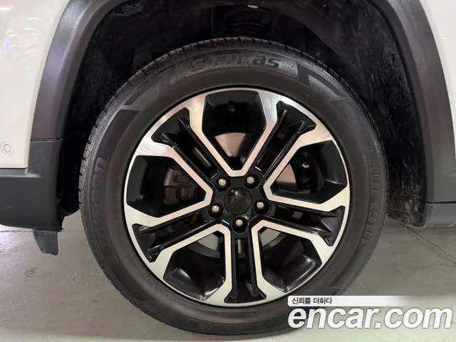 Jeep Compass 2nd Gen — Фото автомобиля 5