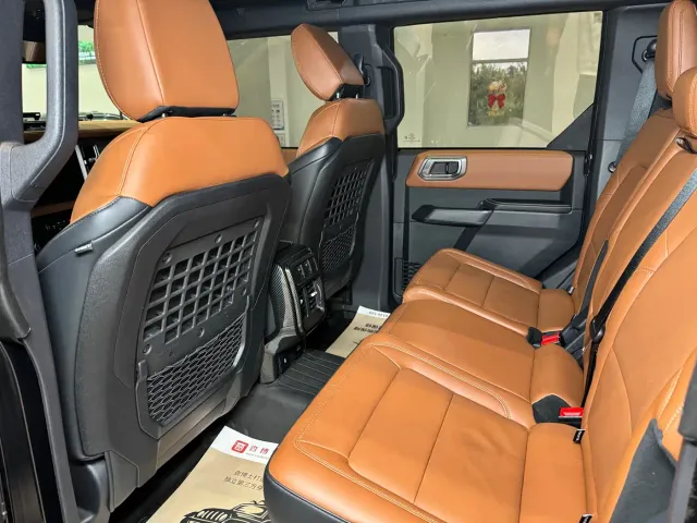 Ford Bronco — Фото автомобиля 7