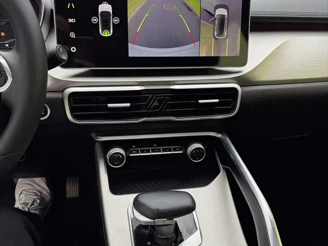 Geely Binyue — Фото автомобиля 12