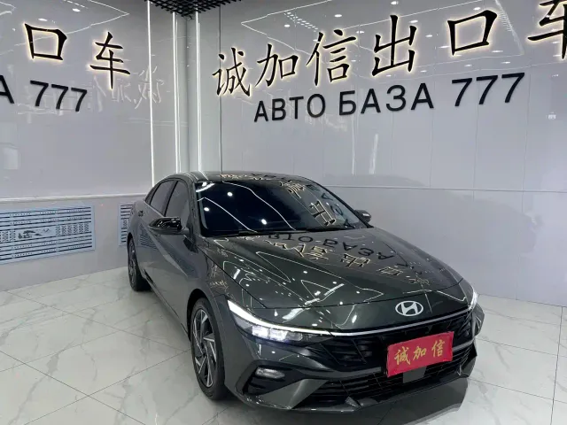 Hyundai Elantra — Фото автомобиля 3