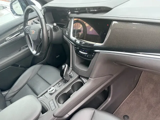 Cadillac XT6 — Фото автомобиля 11