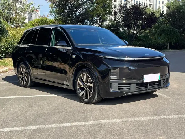 Li Auto L8 — Фото автомобиля 8