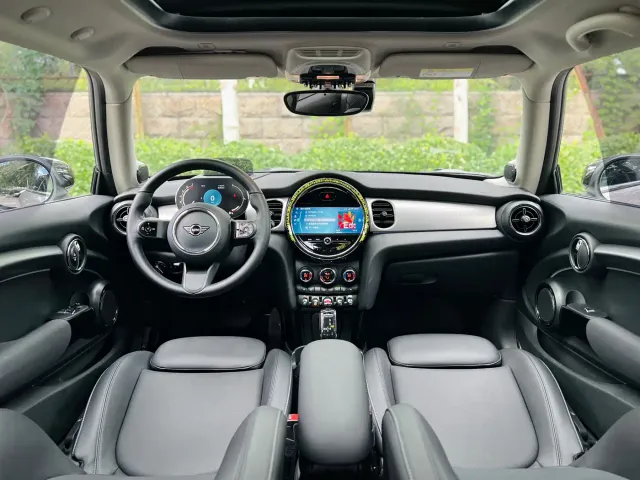 MINI Hatch — Фото автомобиля 10