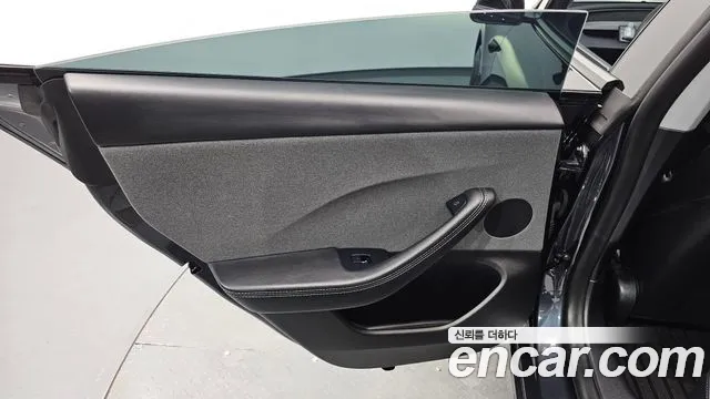 Tesla Model 3 — Фото автомобиля 14