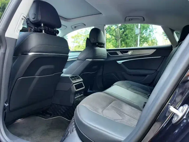 Audi A7L — Фото автомобиля 6