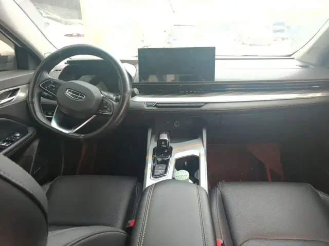 Geely Emgrand L — Фото автомобиля 13