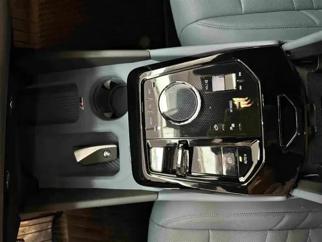 BMW 5 Series — Фото автомобиля 17