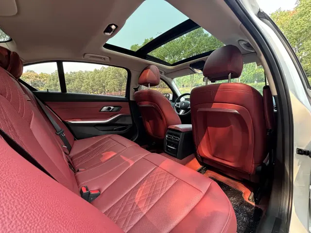 BMW 3 Series — Фото автомобиля 10