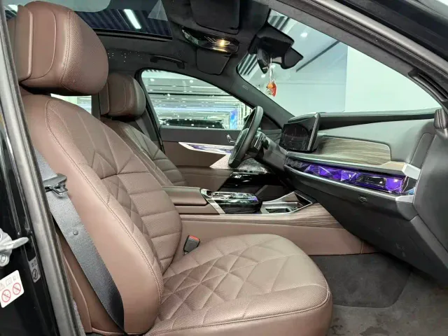 BMW 7 Series — Фото автомобиля 10