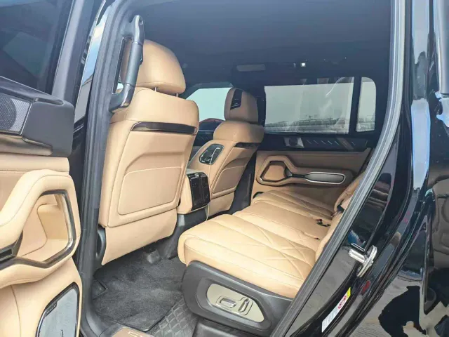 BYD FangChengBao Leopard 8 — Фото автомобиля 3