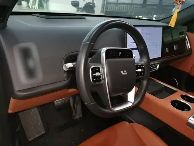 Li Auto L6 — Фото автомобиля 9
