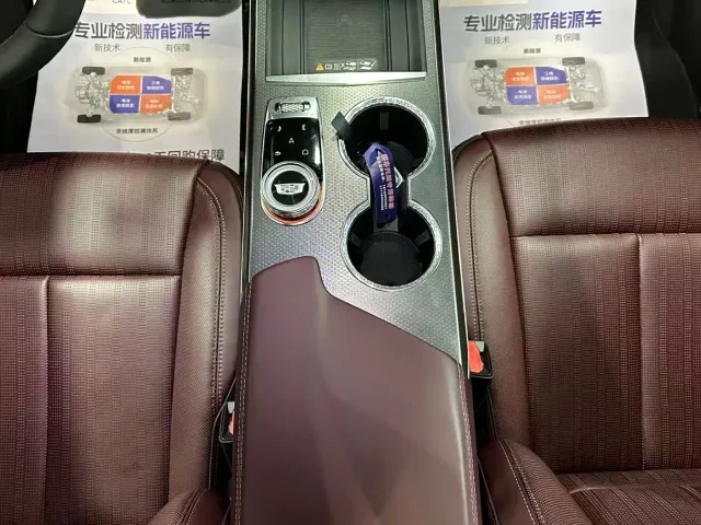 Cadillac XT5 — Фото автомобиля 6