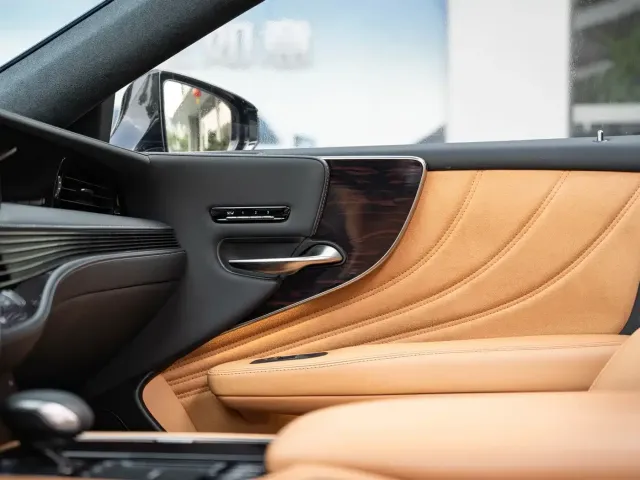 Lexus LS — Фото автомобиля 20