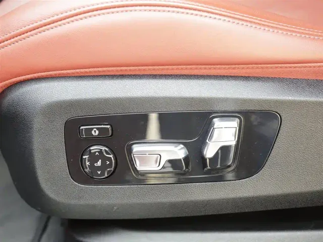 BMW XM — Фото автомобиля 10