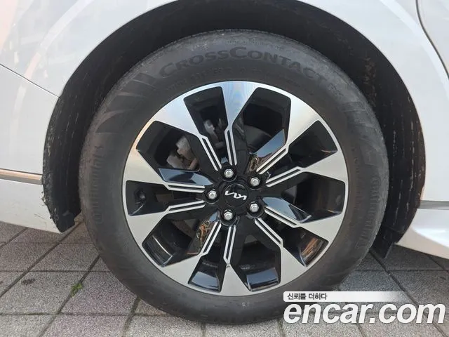 Kia Carnival Generation 4 — Фото автомобиля 5