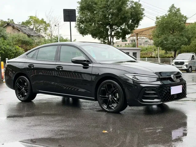 Volkswagen Passat — Фото автомобиля 3