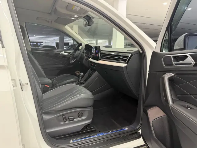 Volkswagen Tiguan L PHEV — Фото автомобиля 14