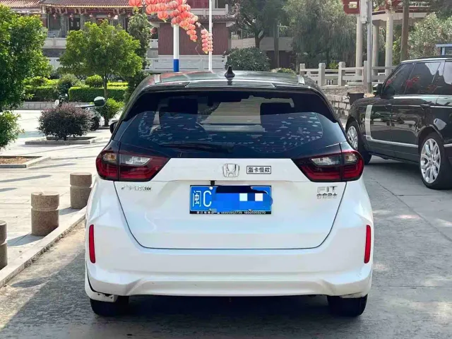 Honda Fit — Фото автомобиля 5