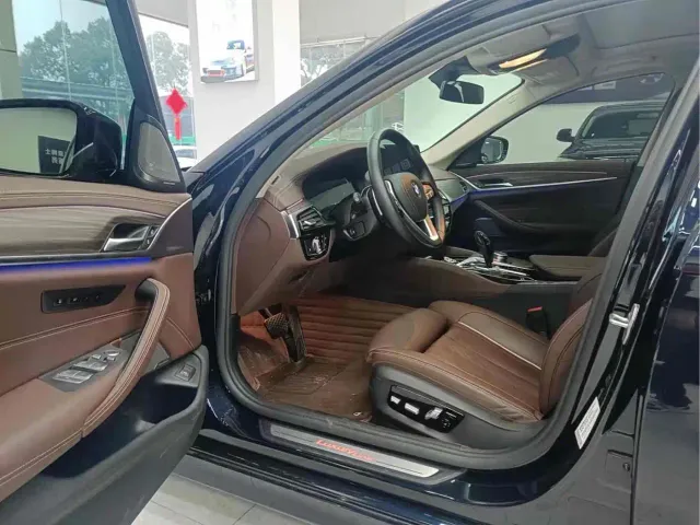 BMW 5 Series — Фото автомобиля 6