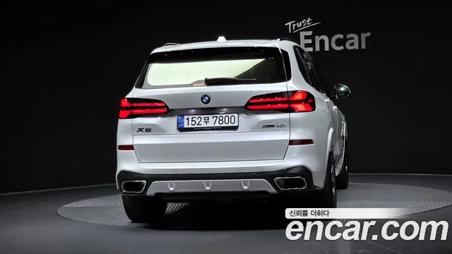 BMW X5 xDrive 40i M Sport — Фото автомобиля 2