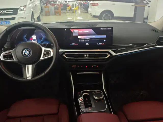 BMW i3 — Фото автомобиля 12