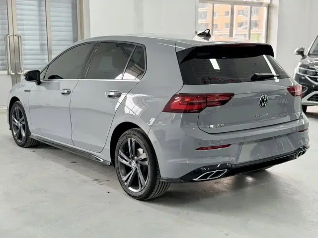 Volkswagen Golf — Фото автомобиля 5