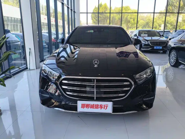 Mercedes-Benz E-Class — Фото автомобиля 2