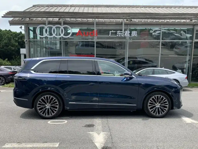 Deepal Deep Blue S09 2025 AWD Ultra+ Haute Couture Edition — Фото автомобиля 6