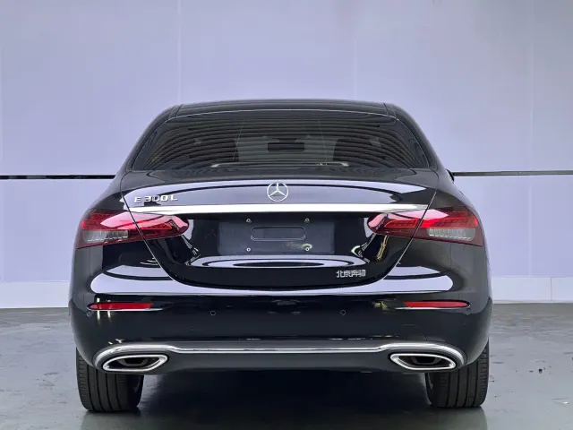Mercedes-Benz E-Class — Фото автомобиля 5