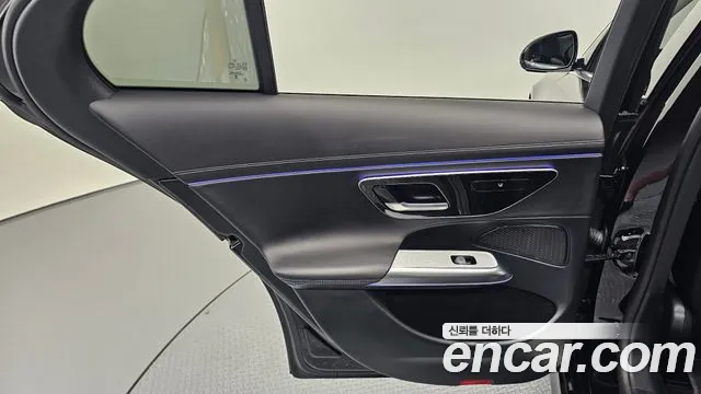 Mercedes-Benz E-Class — Фото автомобиля 21