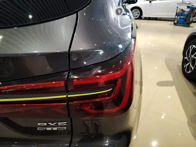 Roewe RX5 — Фото автомобиля 7