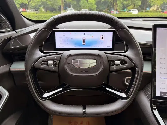 Geely Boyue — Фото автомобиля 13