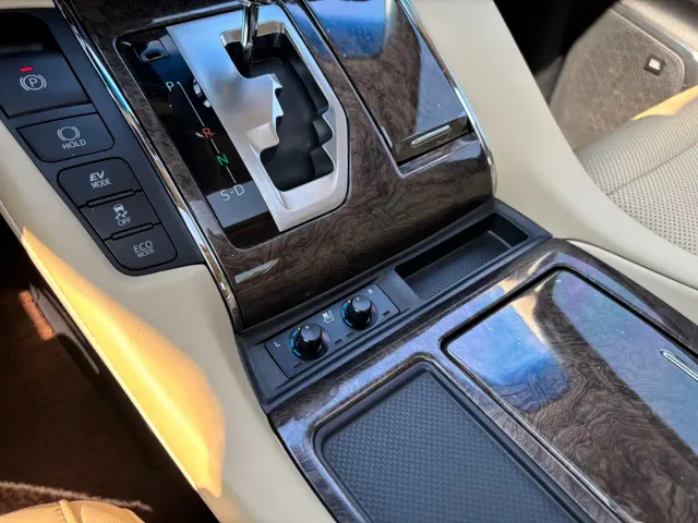 Toyota Vellfire — Фото автомобиля 15