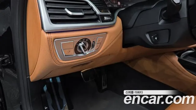 BMW 7 Series — Фото автомобиля 28