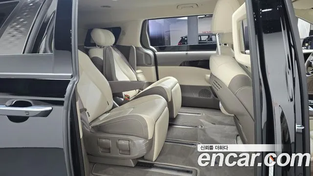 Kia Carnival Generation 4 — Фото автомобиля 16
