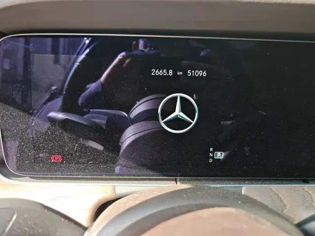 Mercedes-Benz E-Class — Фото автомобиля 14