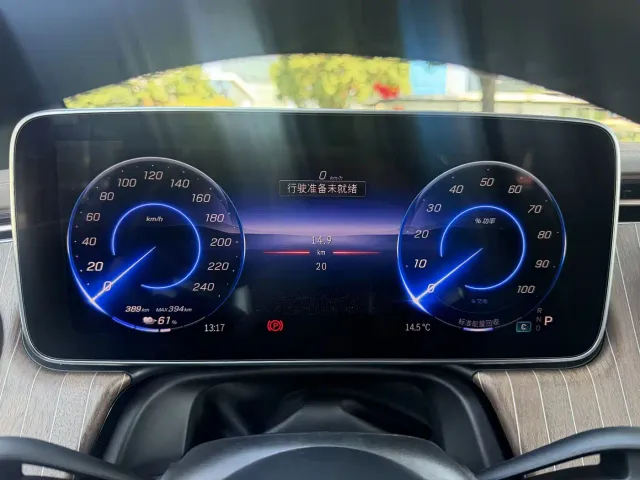 Mercedes-Benz EQE SUV — Фото автомобиля 13