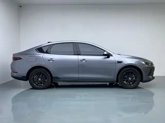 BYD Qin PLUS — Фото автомобиля 8