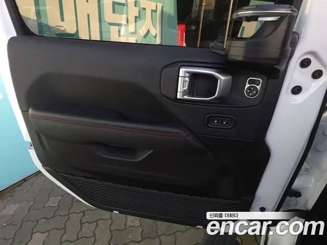 Jeep Wrangler JL — Фото автомобиля 15