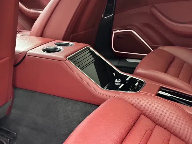Porsche Panamera — Фото автомобиля 15