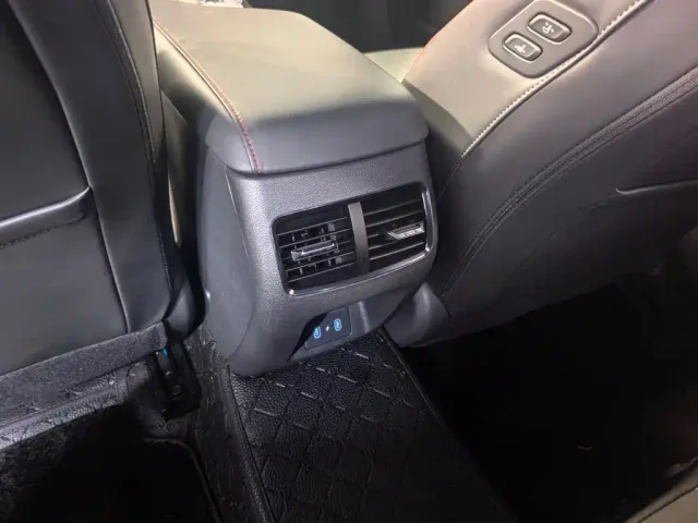 Hyundai Sonata — Фото автомобиля 10