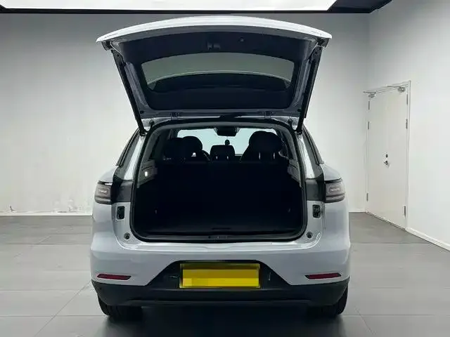 Leapmotor C11 — Фото автомобиля 18